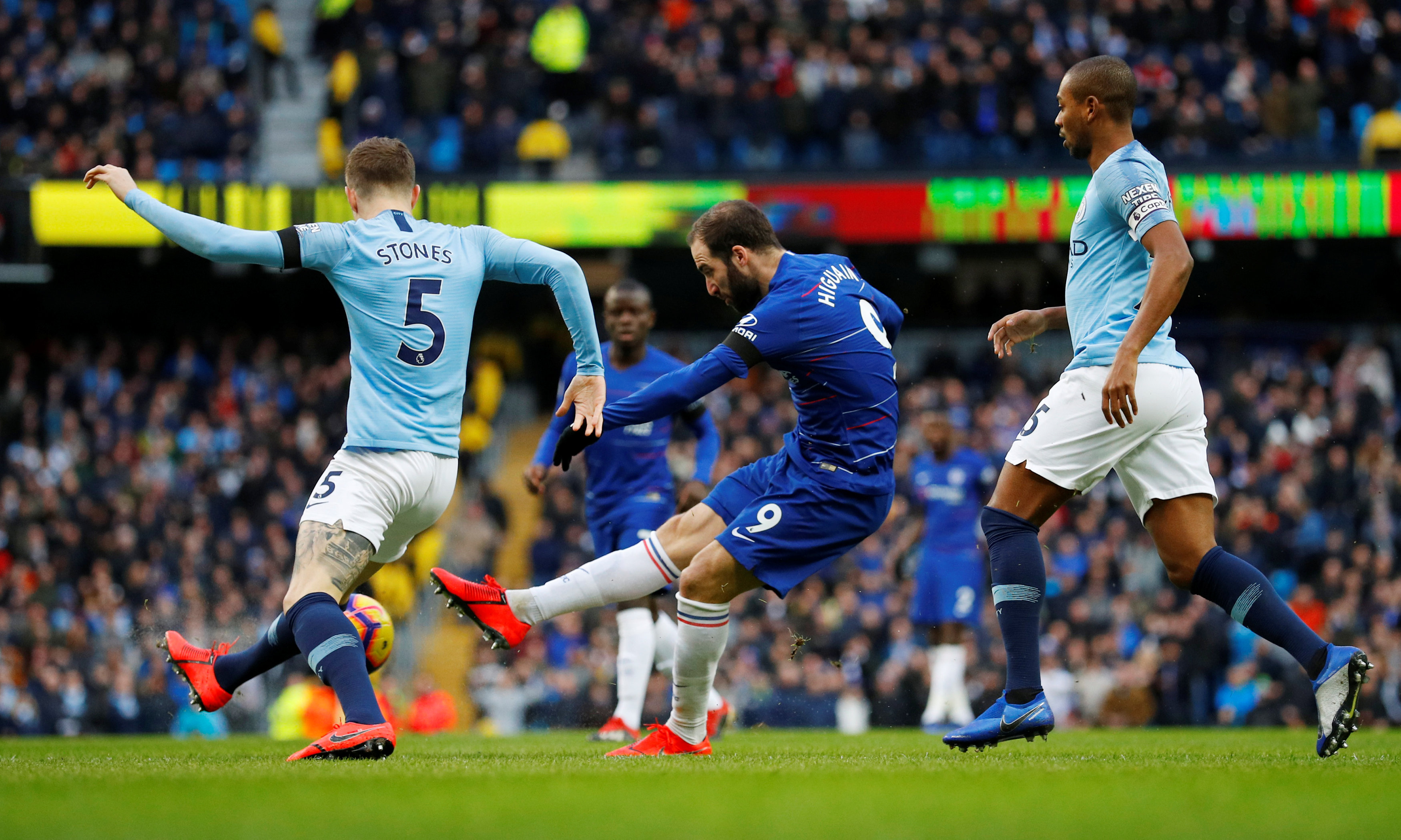 卡什：夏窗我收到好几份报价，但我就想留在维拉，我喜欢这里（卡什：夏窗收到多份报价仍选择留在维拉，我很喜欢这里）