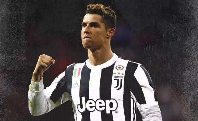 吉拉西多特生涯欧冠已打入15球，队史仅次于罗伊斯和莱万（吉拉西多特欧冠进球达15球，队史仅次罗伊斯与莱万）