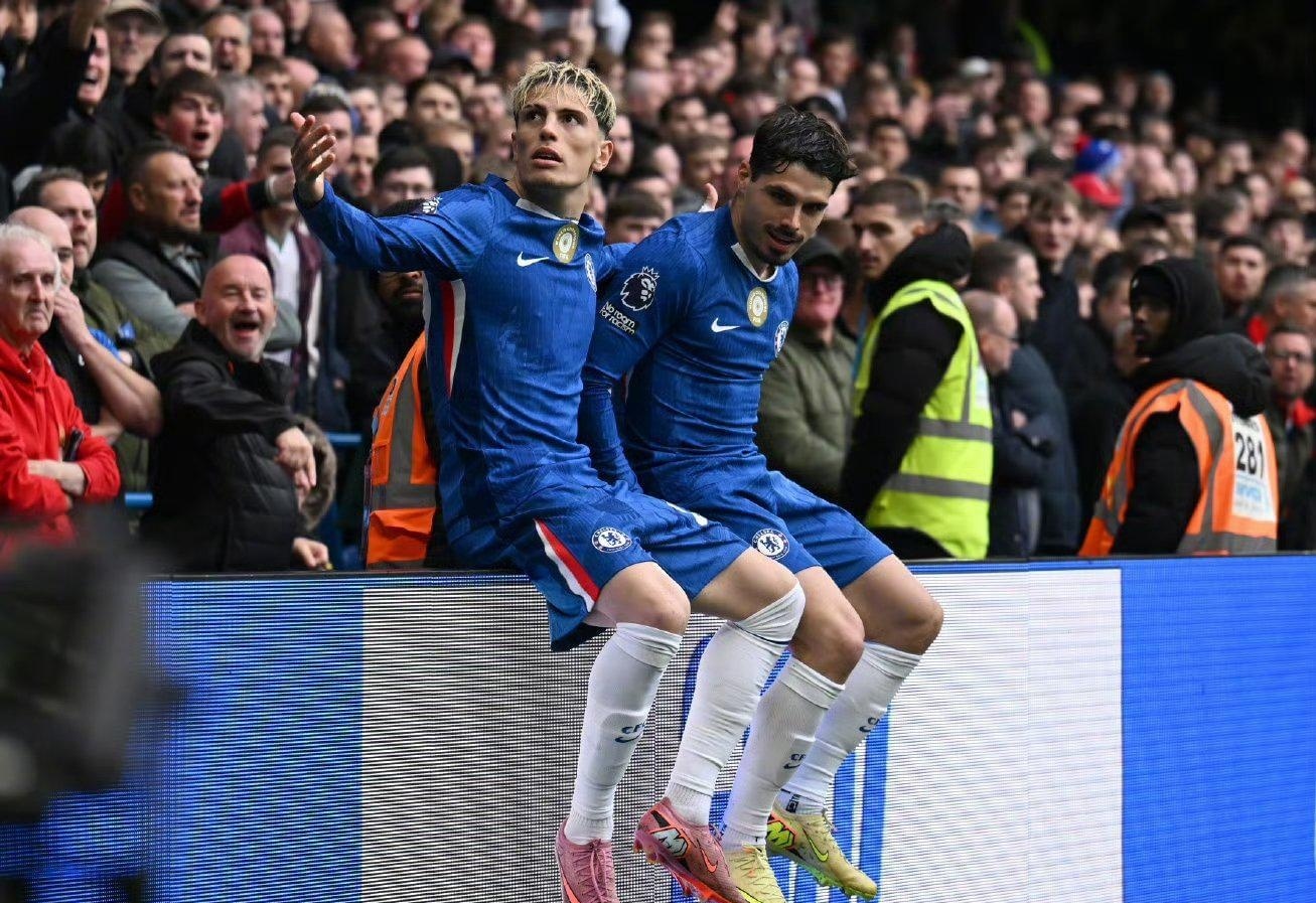 掘金约基奇三双末节爆发（约基奇砍下三双 末节带领掘金爆发）