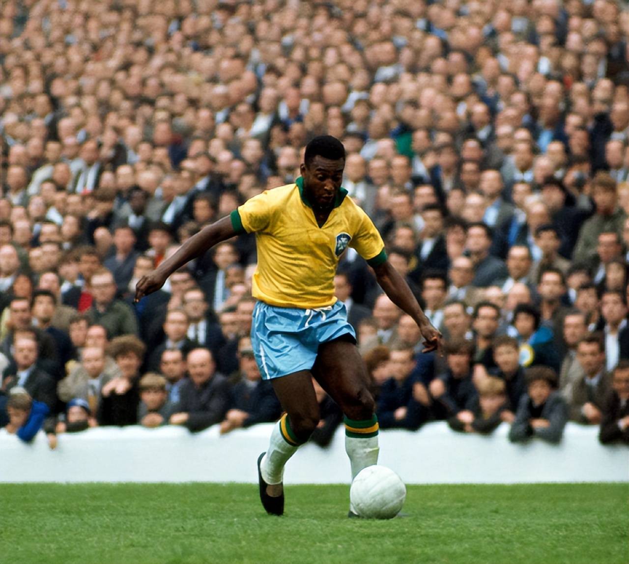 遗憾绝平出手遭封盖！小瓦格纳14中9贡献25分6助攻（绝平一投遭盖留遗憾，小瓦格纳14投9中砍下25分6助攻）