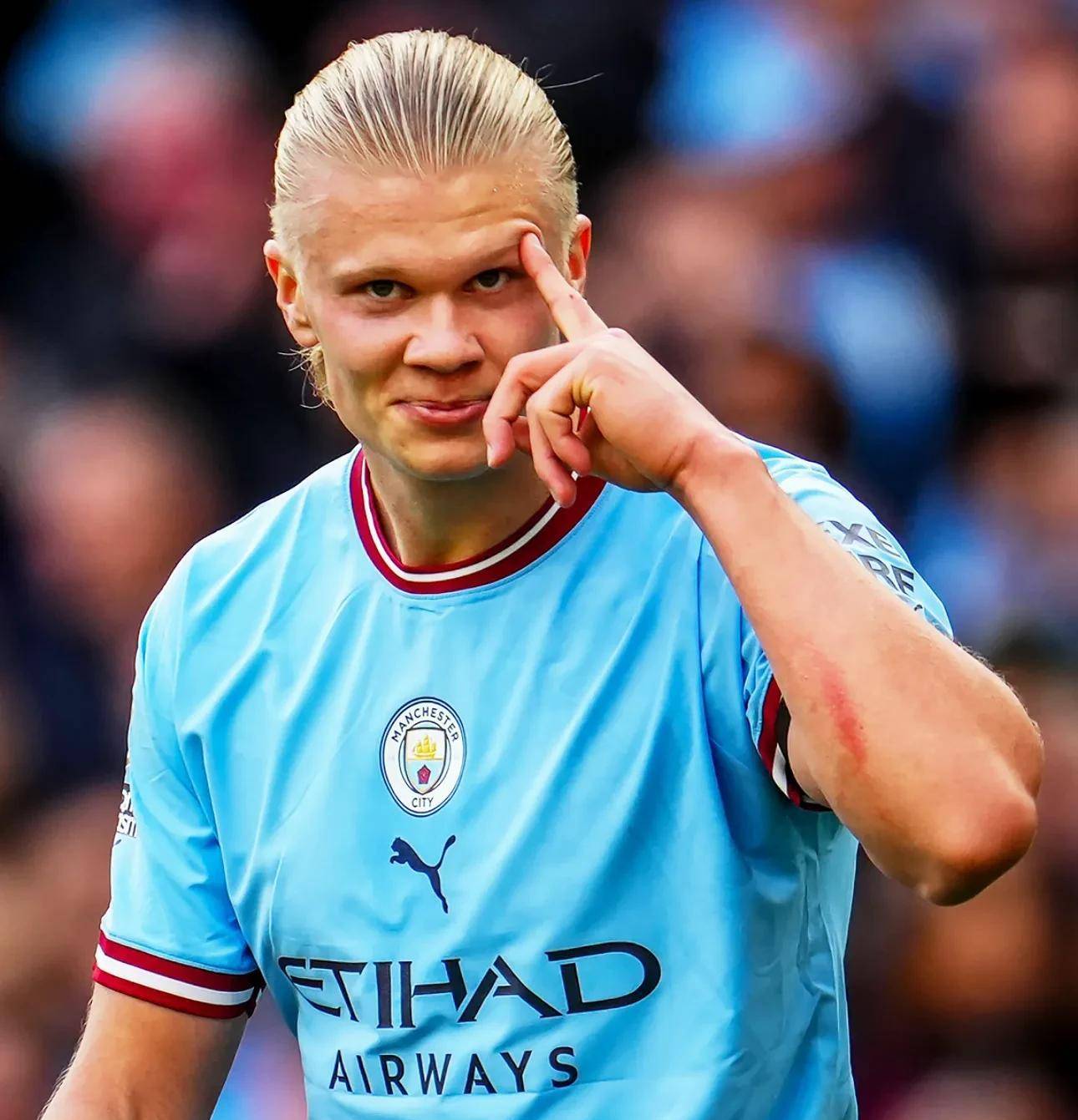 2.53米！麦克托米奈超C罗、奥纳丘，创最高高度倒钩进球（2.53米！麦克托米奈超越C罗和奥纳丘，刷新倒钩破门最高高度纪录）