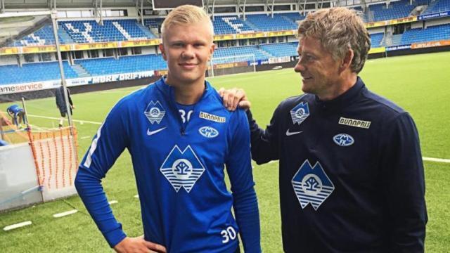 记者：申花队已于昨晚返回上海，迎来5天假期进行休整（申花队昨夜返沪，开启5天假期休整）