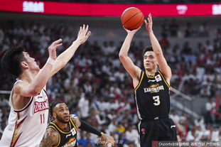 杰拉德：随时等待利物浦的召唤，但不希望俱乐部解雇斯洛特（杰拉德：愿随时为利物浦效力，但不愿见斯洛特下课）