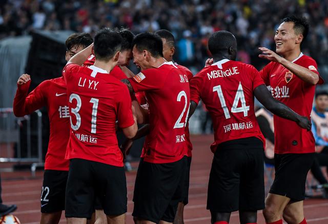 队报：纽约市长是阿森纳铁杆球迷，枪手旧将沙马赫给他送球衣（队报：纽约市长是阿森纳死忠，前枪手沙马赫赠其球衣）