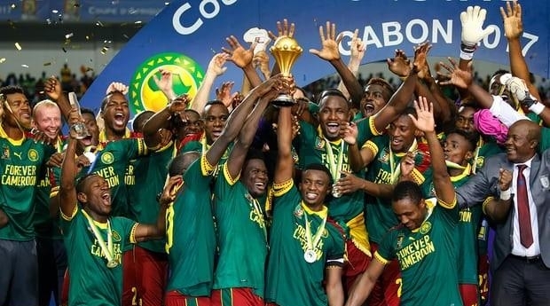 拜仁客战斯图加特：雅克松、金玟哉首发，乌尔比希出战（拜仁客场挑战斯图加特：雅克松、金玟哉先发，乌尔比希登场）