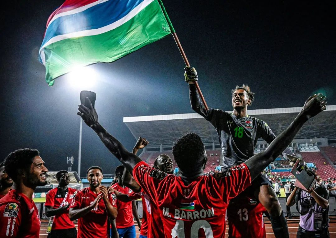 马赛反击犀利成为法甲黑马（马赛凭凌厉反击跃升为法甲黑马）