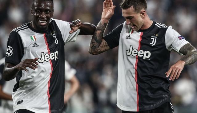 野性不可驾驭，美女球员莱曼晒大尺度艺术照（莱曼释出大胆艺术写真，尽显不羁气质）