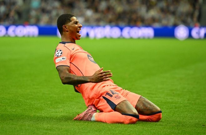 成都金牛公安：蓉城vs河南期间，两名观众做出侮辱性动作被行拘（金牛公安通报：蓉城对阵河南时两名观众因侮辱性举动被行拘）