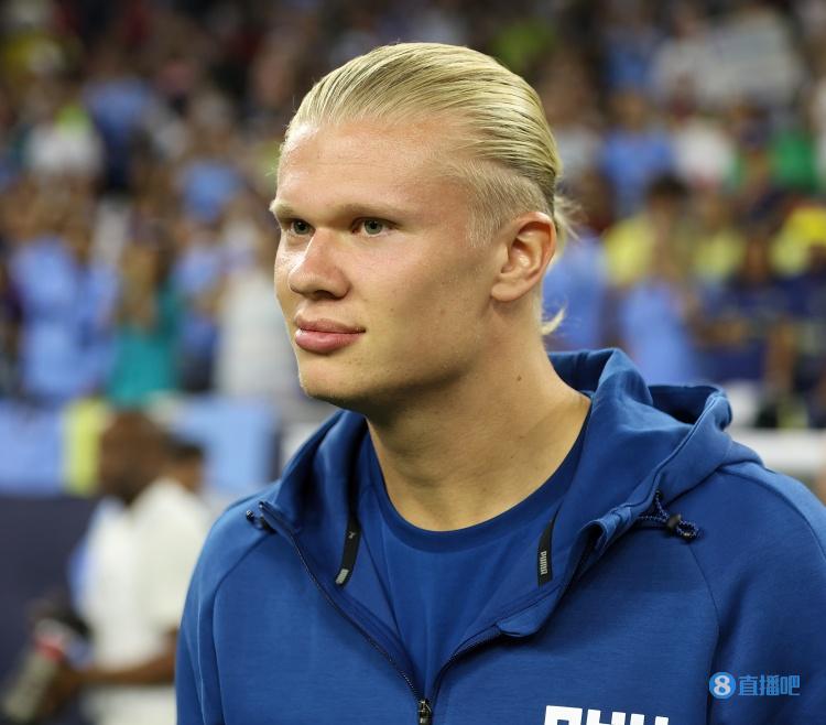 夺冠功臣！莱奥轰入21球，成鹿岛近17年来首位日职联金靴（莱奥轰入21球助队夺冠，加冕鹿岛近17年来首位J联赛金靴）